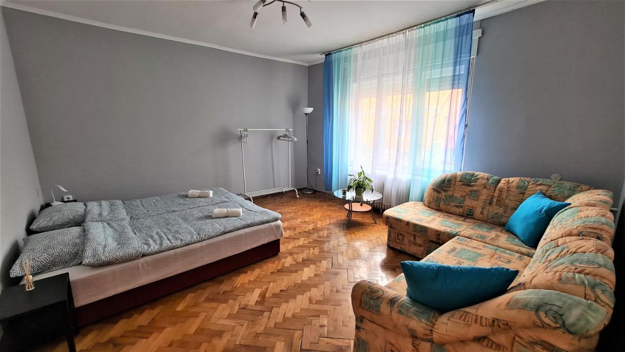 Vitorlas Apartman Sarvar Exterior photo