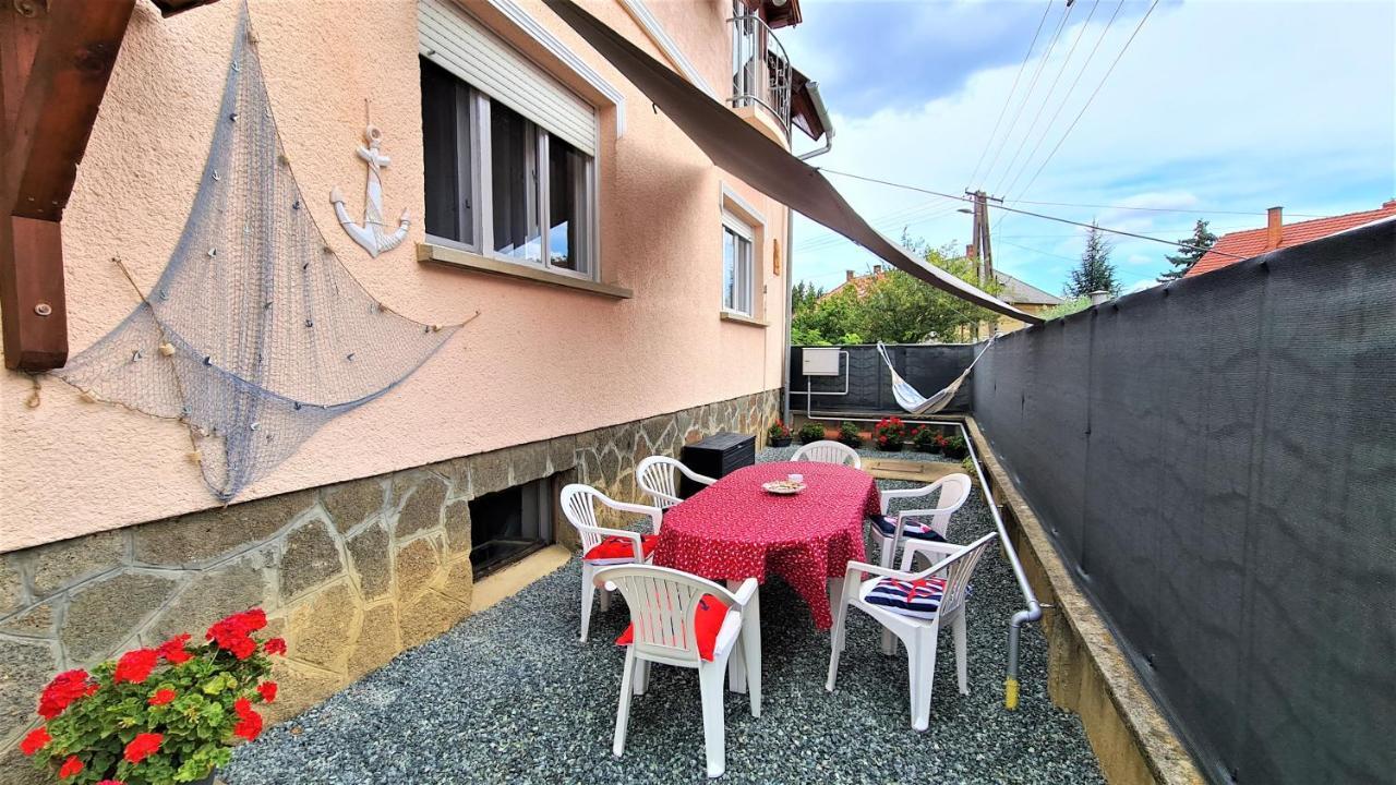 Vitorlas Apartman Sarvar Exterior photo